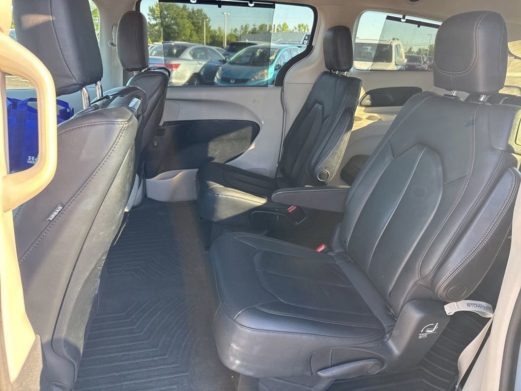 Used 2020 Chrysler Pacifica Touring-L Plus w/ Tire & Wheel Group FWD image 13