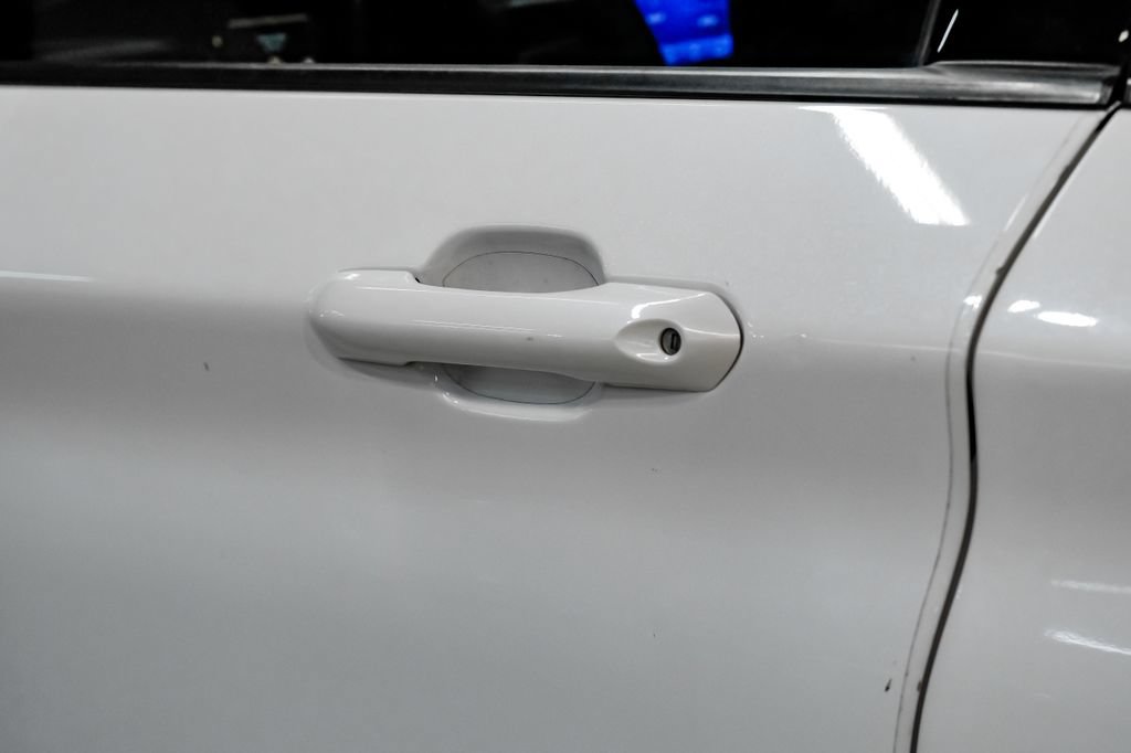 Used 2023 Ford Explorer XLT RWD image 41