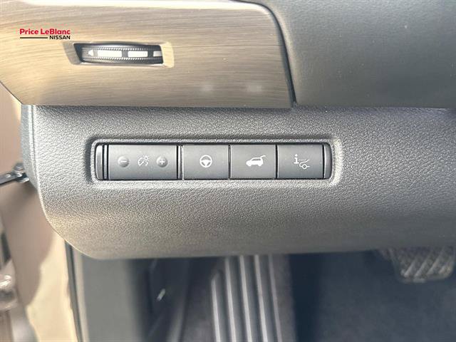 Certified 2025 Nissan Pathfinder Platinum w/ Cargo Package FWD image 19
