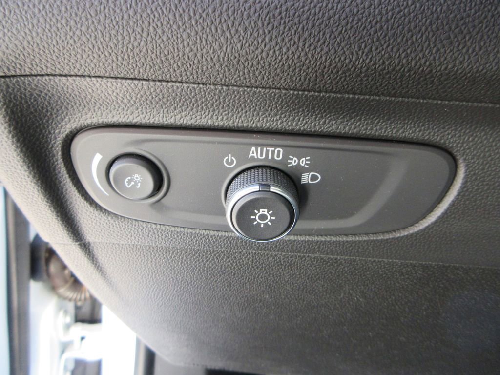 Certified 2021 Buick Envision Preferred w/ Sport Touring Package image 24