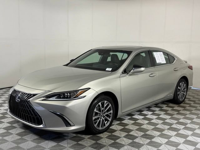 Certified 2022 Lexus ES 300h w/ Premium Package FWD image 2