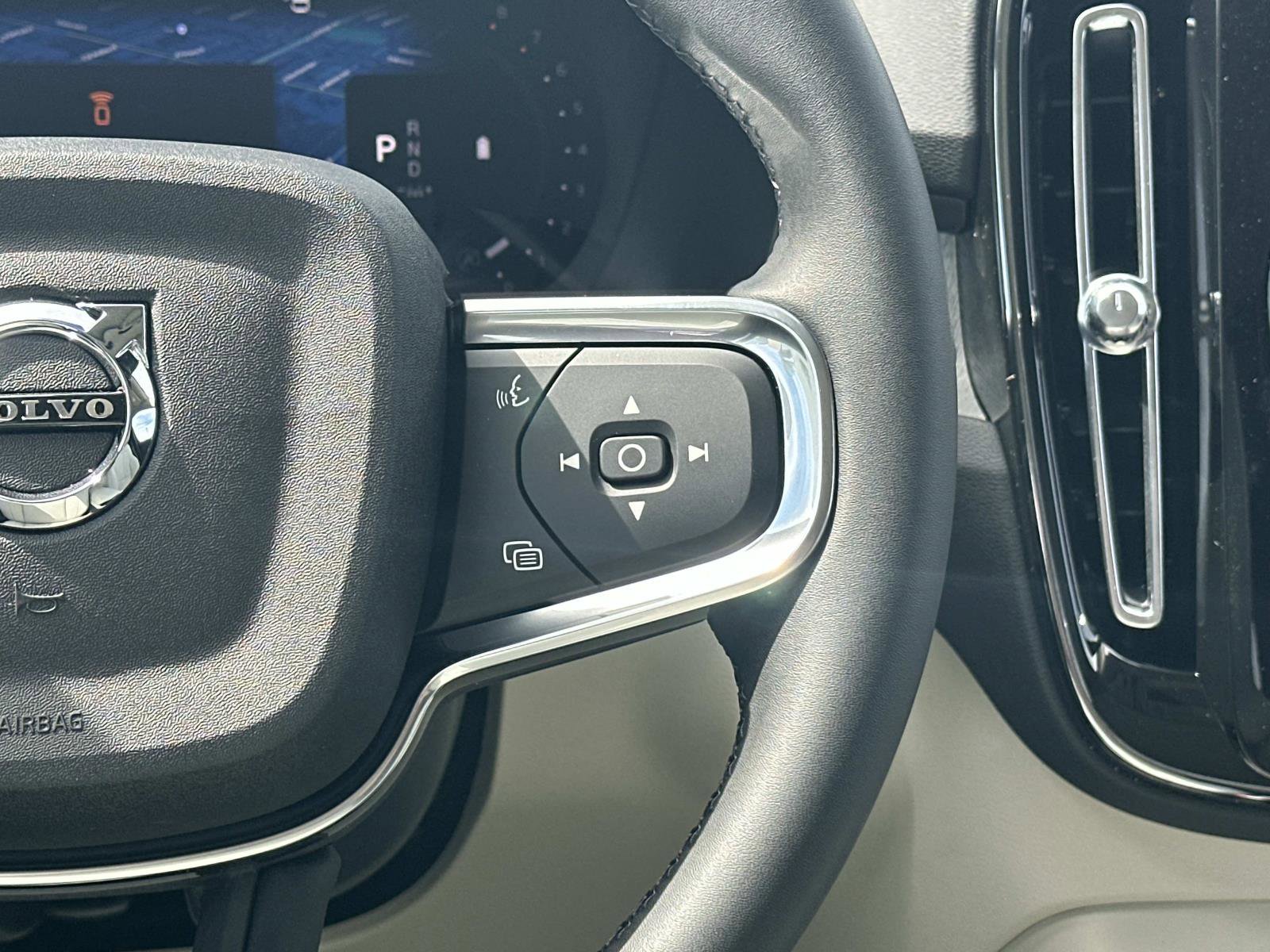 New 2026 Volvo XC40 B5 Plus w/ Protection Package Premier AWD/4WD image 9