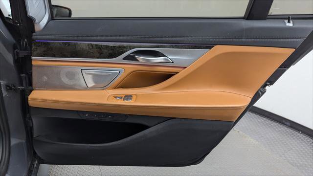 Used 2021 BMW 740i xDrive w/ Autobahn Package image 19