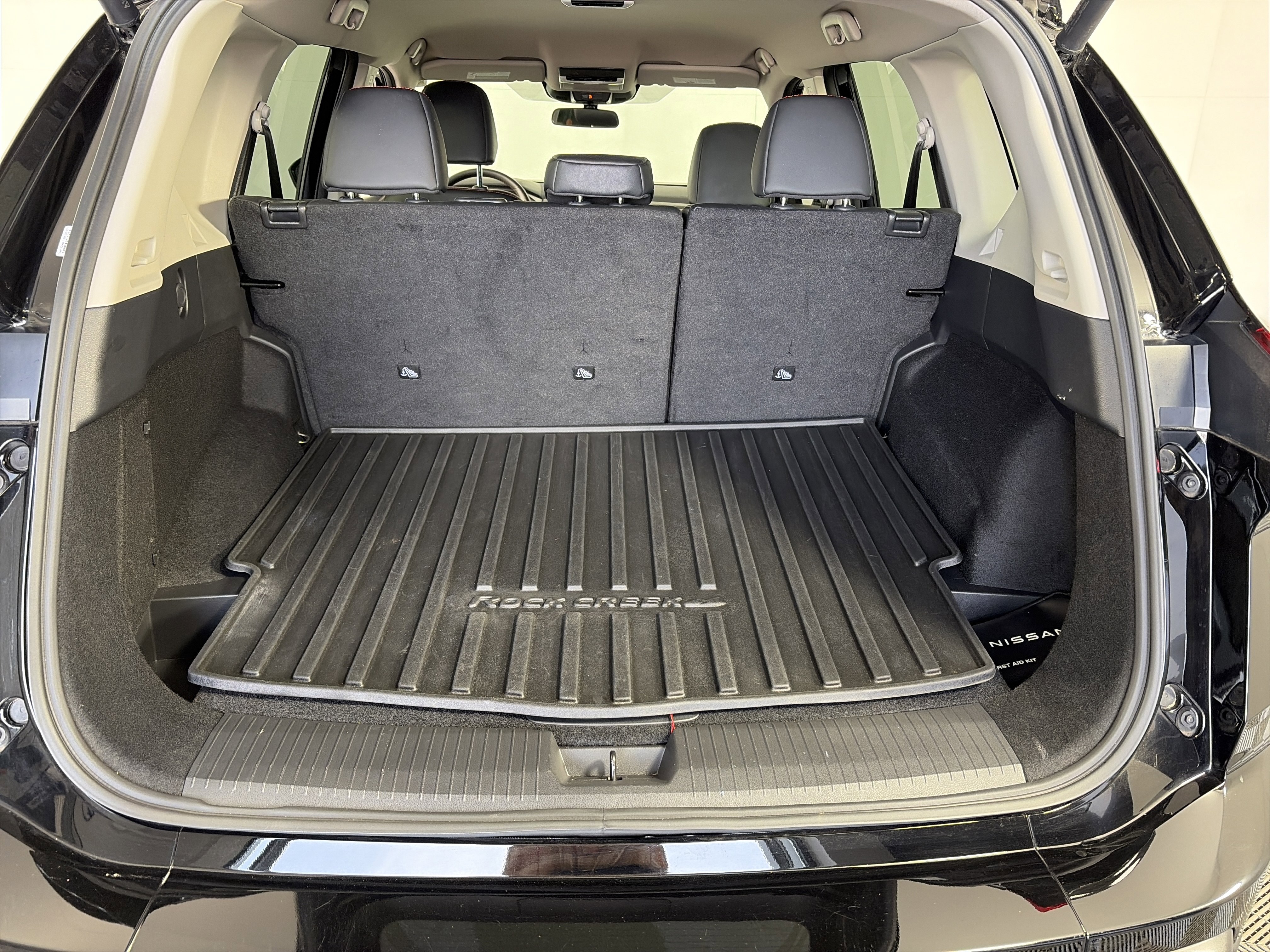 Used 2025 Nissan Rogue SV image 14