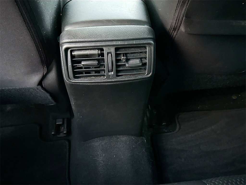 Used 2019 Nissan Rogue Sport S image 24