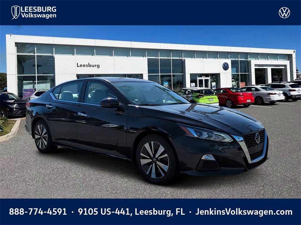 Used 2021 Nissan Altima 2.5 SV w/ SV Premium Package