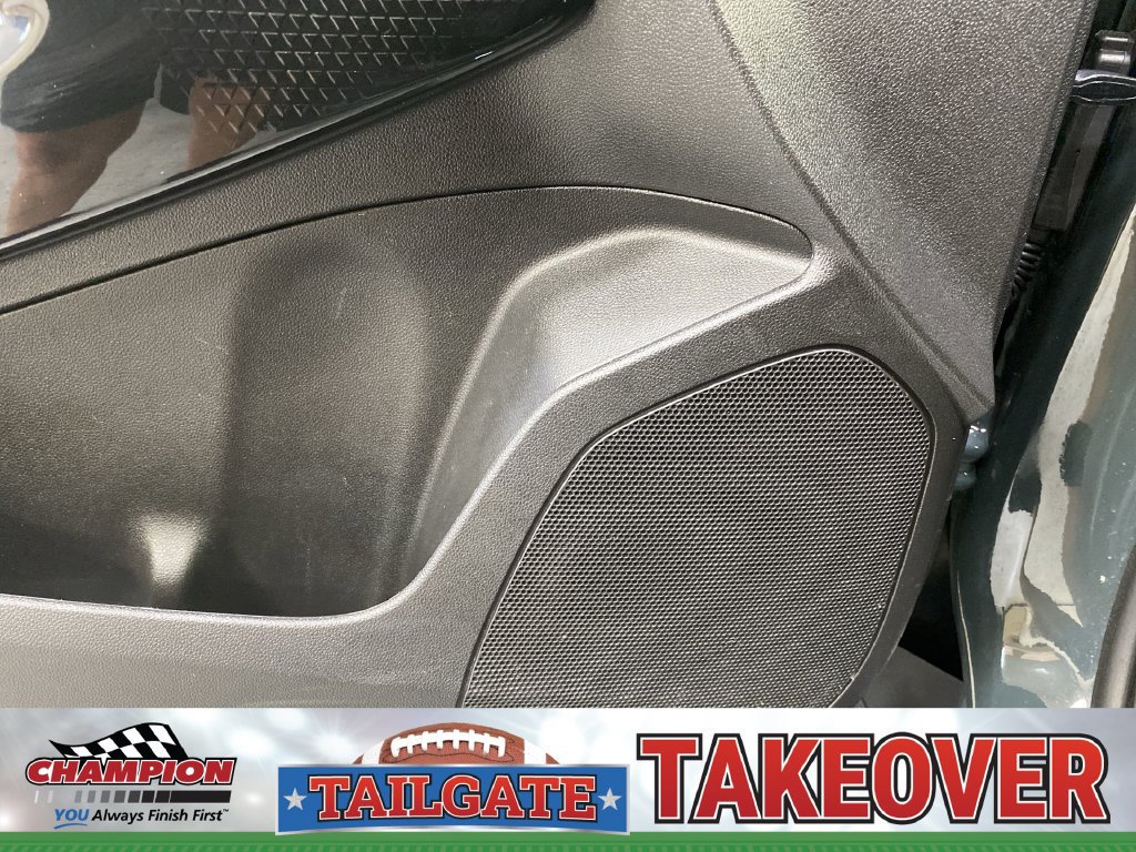 Certified 2025 Chevrolet Trax LT FWD image 32