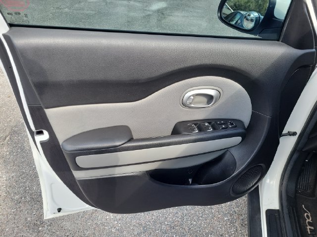 Used 2017 Kia Soul FWD image 15