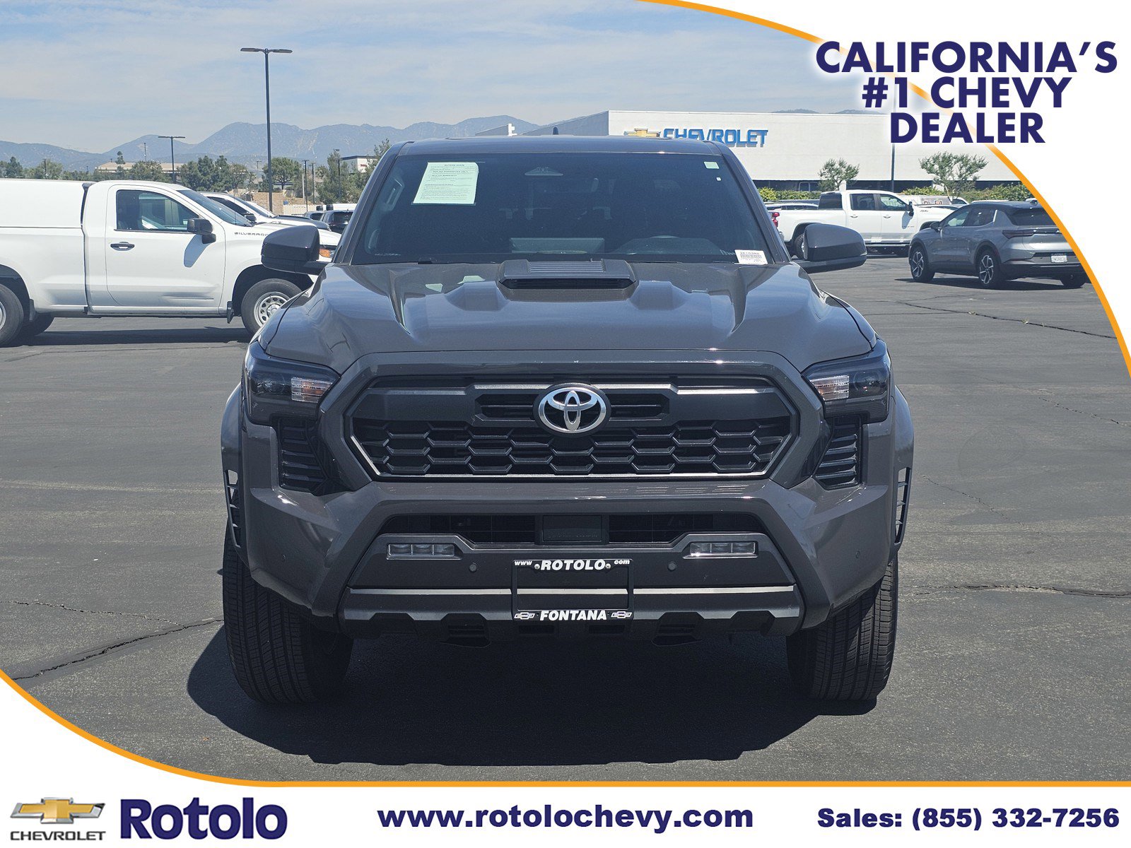 Used 2025 Toyota Tacoma TRD Sport w/ TRD Sport Upgrade Package image 2