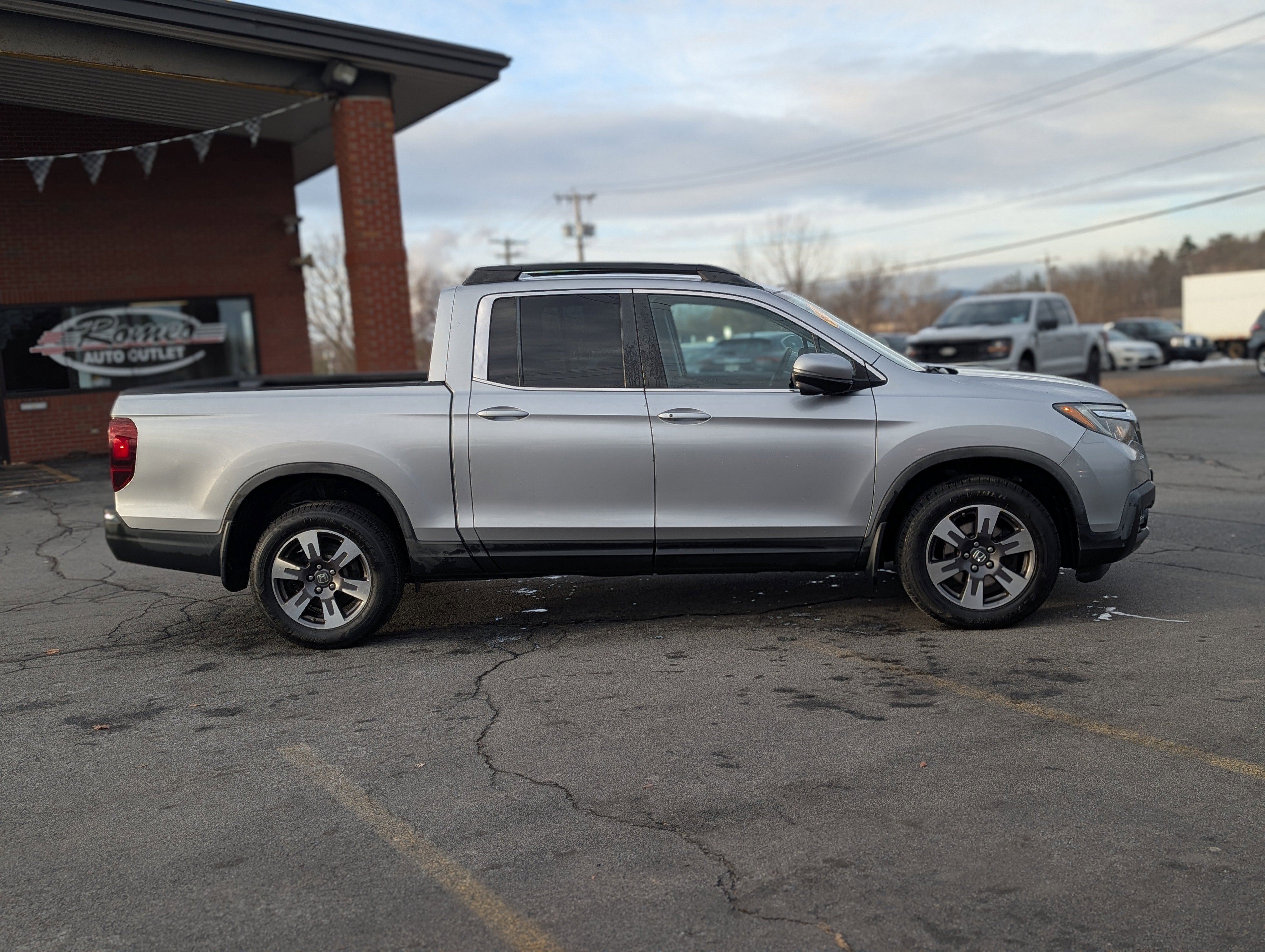 Used 2017 Honda Ridgeline RTL-T image 11