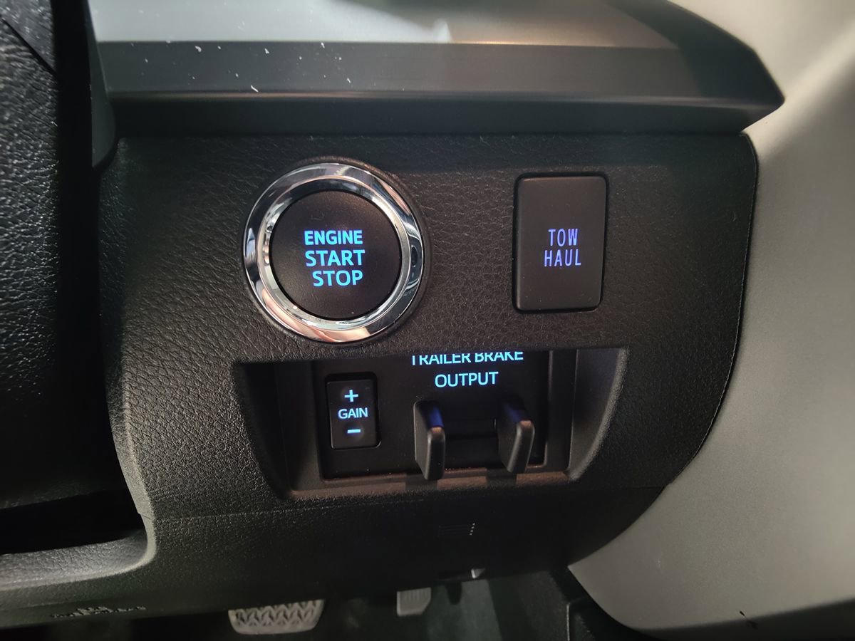 Used 2021 Toyota Tundra Platinum AWD/4WD image 33
