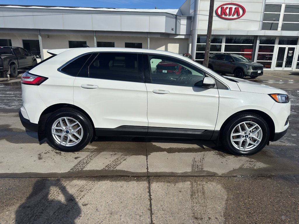 Used 2021 Ford Edge SEL w/ Convenience Package AWD/4WD image 5