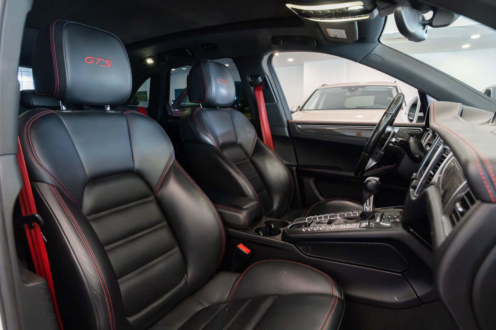 Used 2017 Porsche Macan GTS AWD/4WD image 9