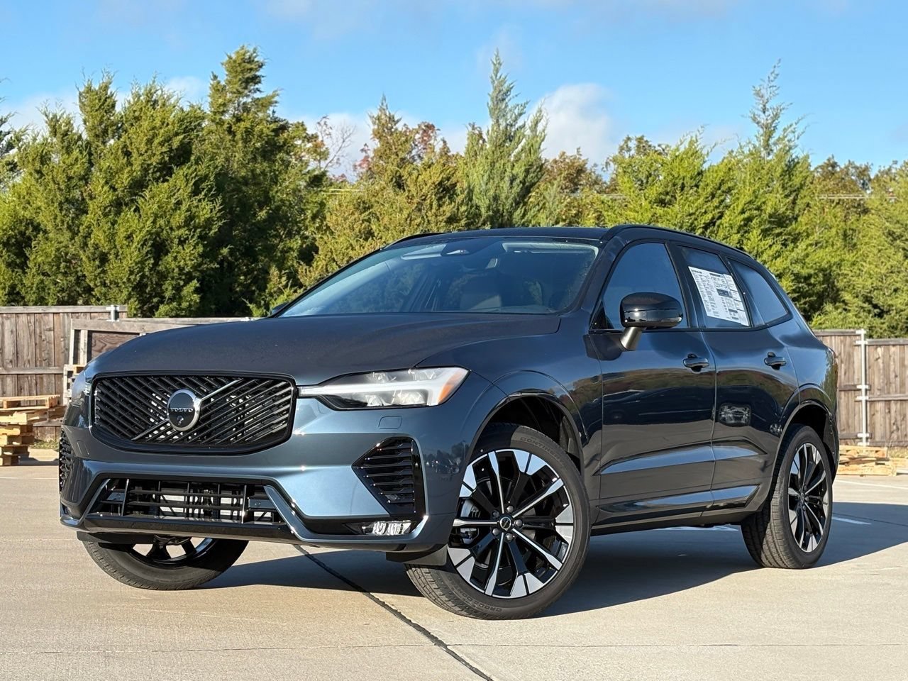 New 2026 Volvo XC60 B5 Plus w/ Protection Package Premier AWD/4WD image 2