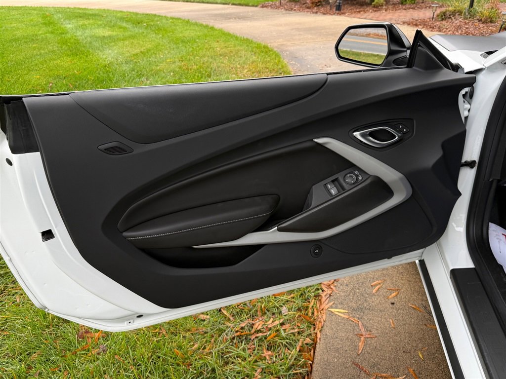 Used 2022 Chevrolet Camaro SS image 40