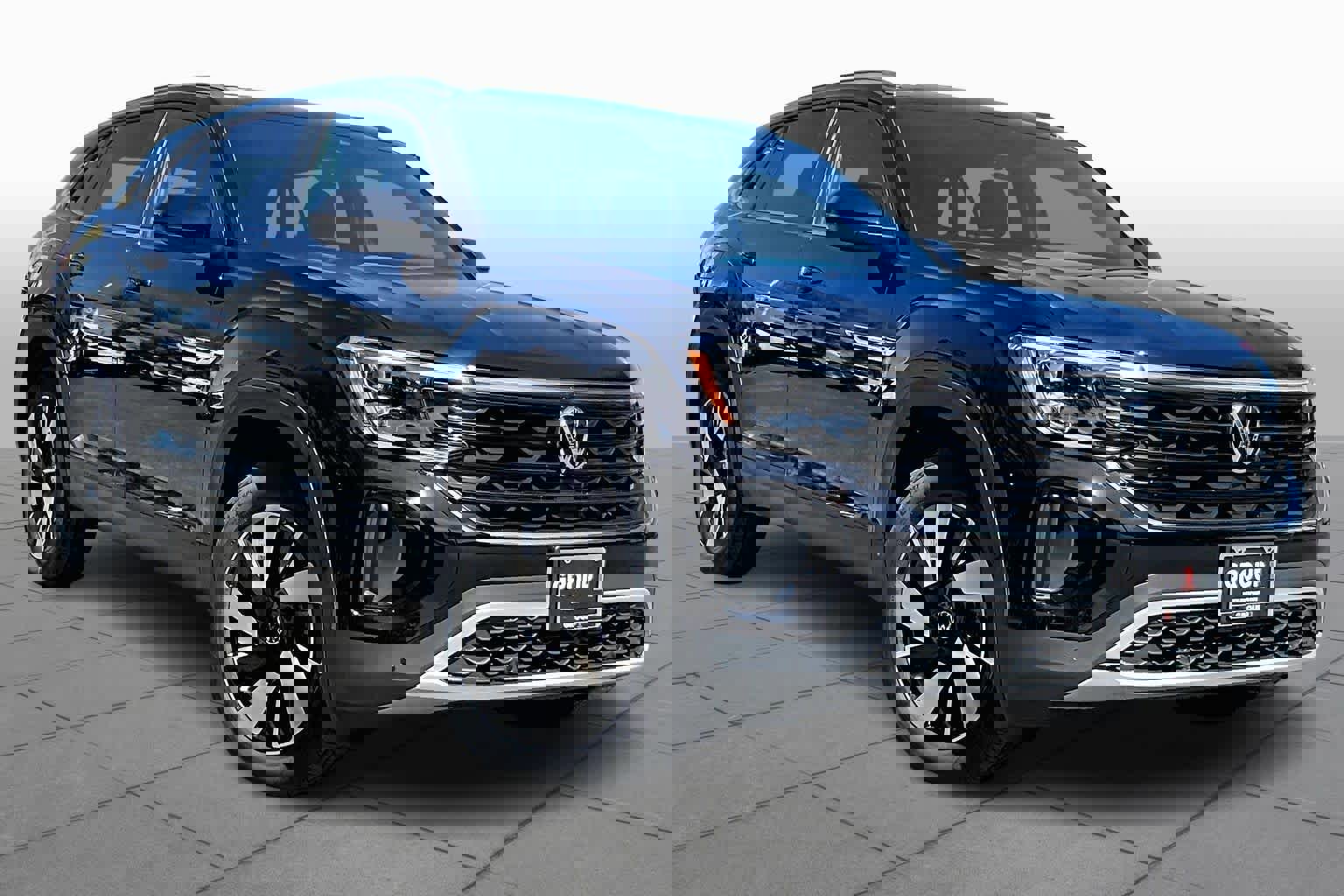 New 2026 Volkswagen Atlas Cross Sport SE image 2