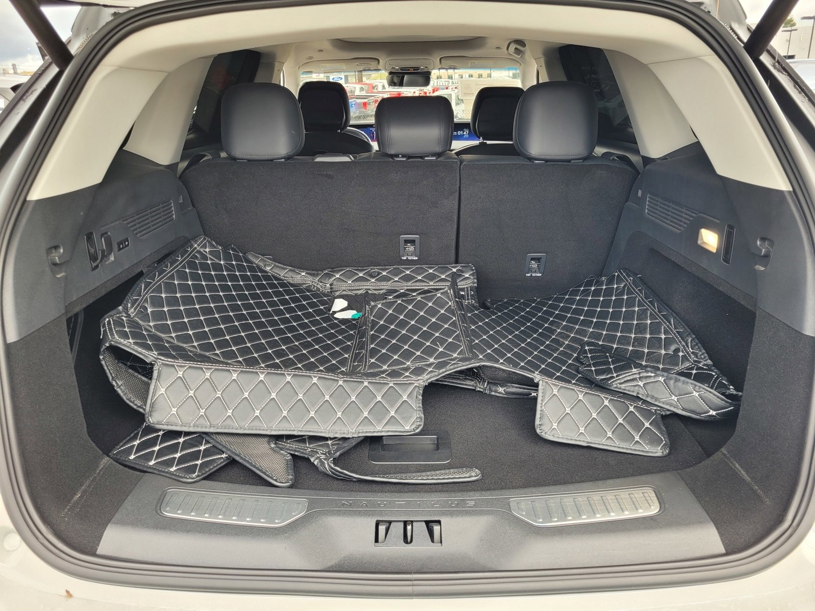 Certified 2024 Lincoln Nautilus Reserve w/ Equipment Group 202A image 29