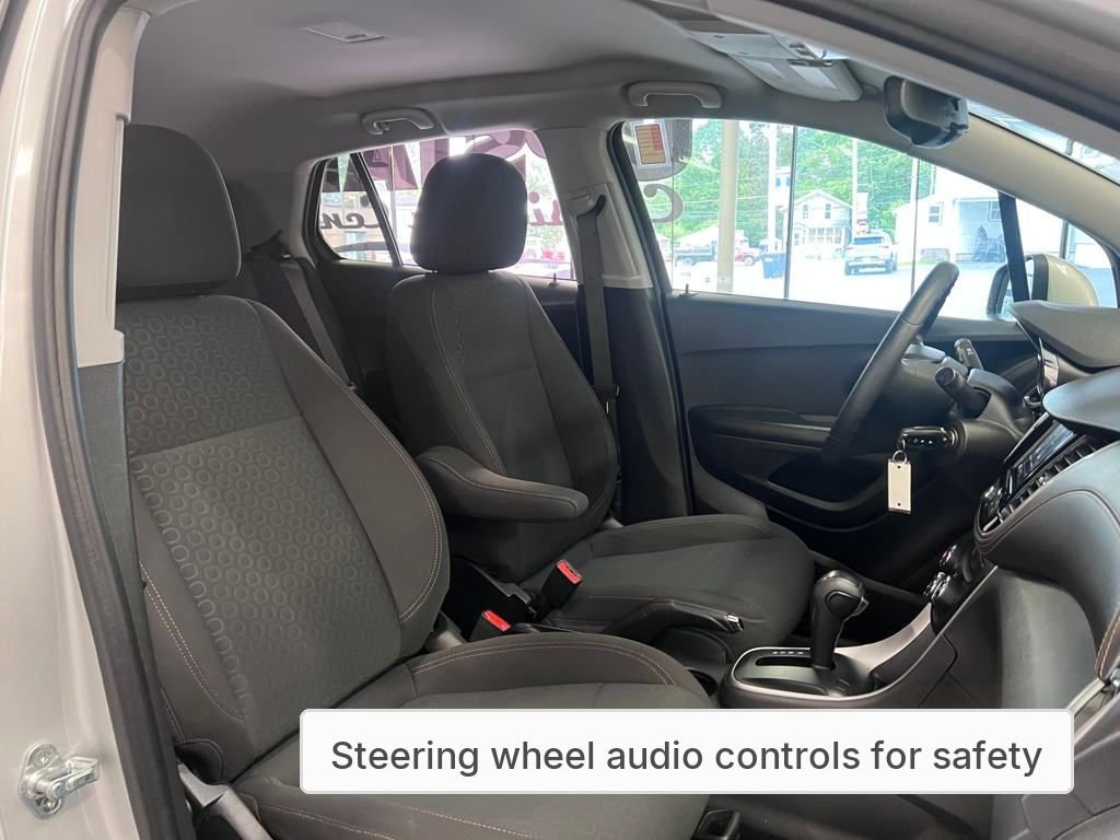 Used 2022 Chevrolet Trax LS w/ Tint and Cruise Package image 30