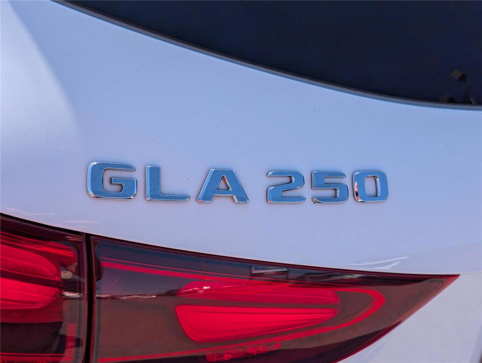 Used 2025 Mercedes-Benz GLA 250 image 9