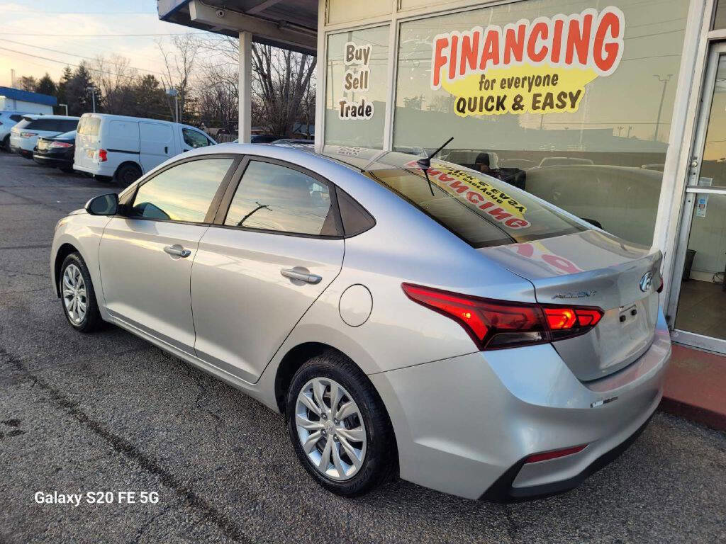 Used 2020 Hyundai Accent SE image 4