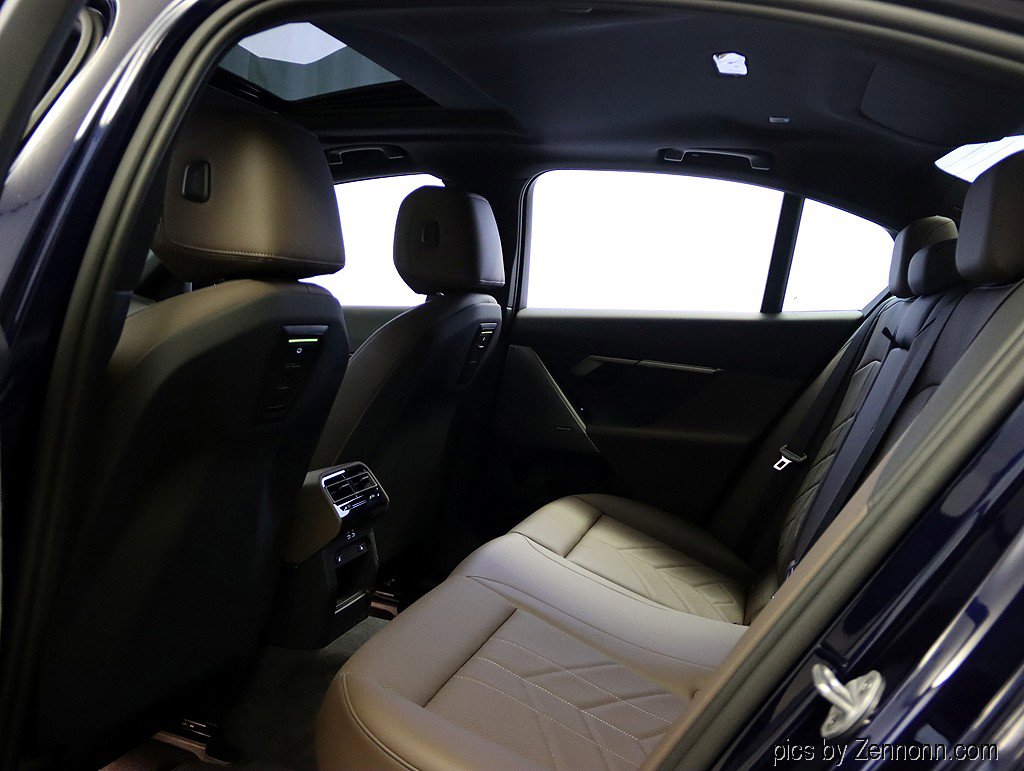 Used 2026 BMW 530i xDrive w/ Premium Package image 13