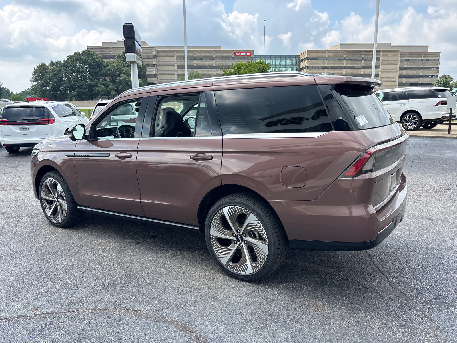 New 2027 Lincoln Navigator Black Label AWD/4WD image 5
