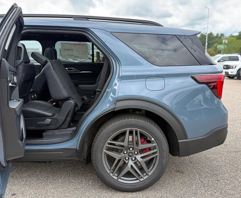 New 2026 Ford Explorer ST w/ Sun And Sound Package AWD/4WD image 32