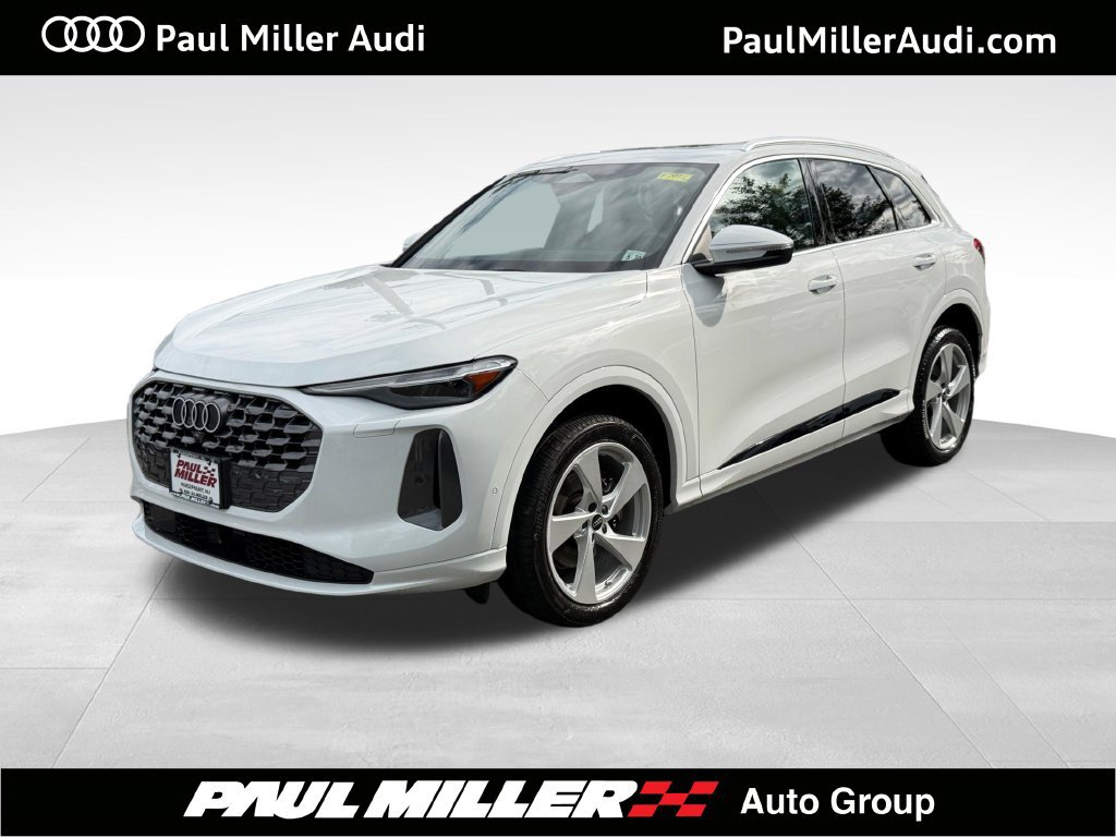 Certified 2025 Audi Q5 Premium w/ Premium Plus AWD/4WD 360° Tour