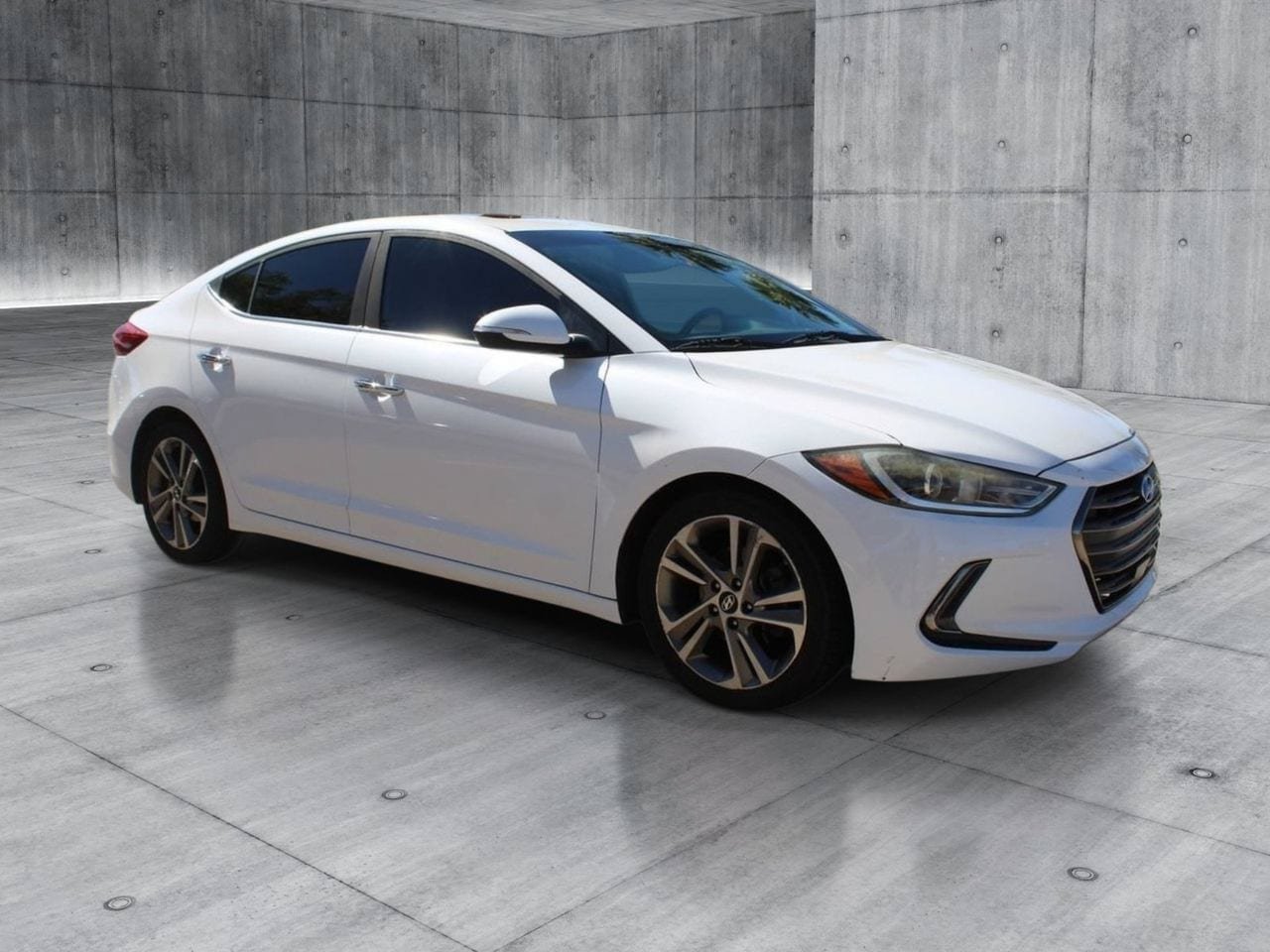 Used 2017 Hyundai Elantra Limited w/ Limited Ultimate Package 05 FWD image 7