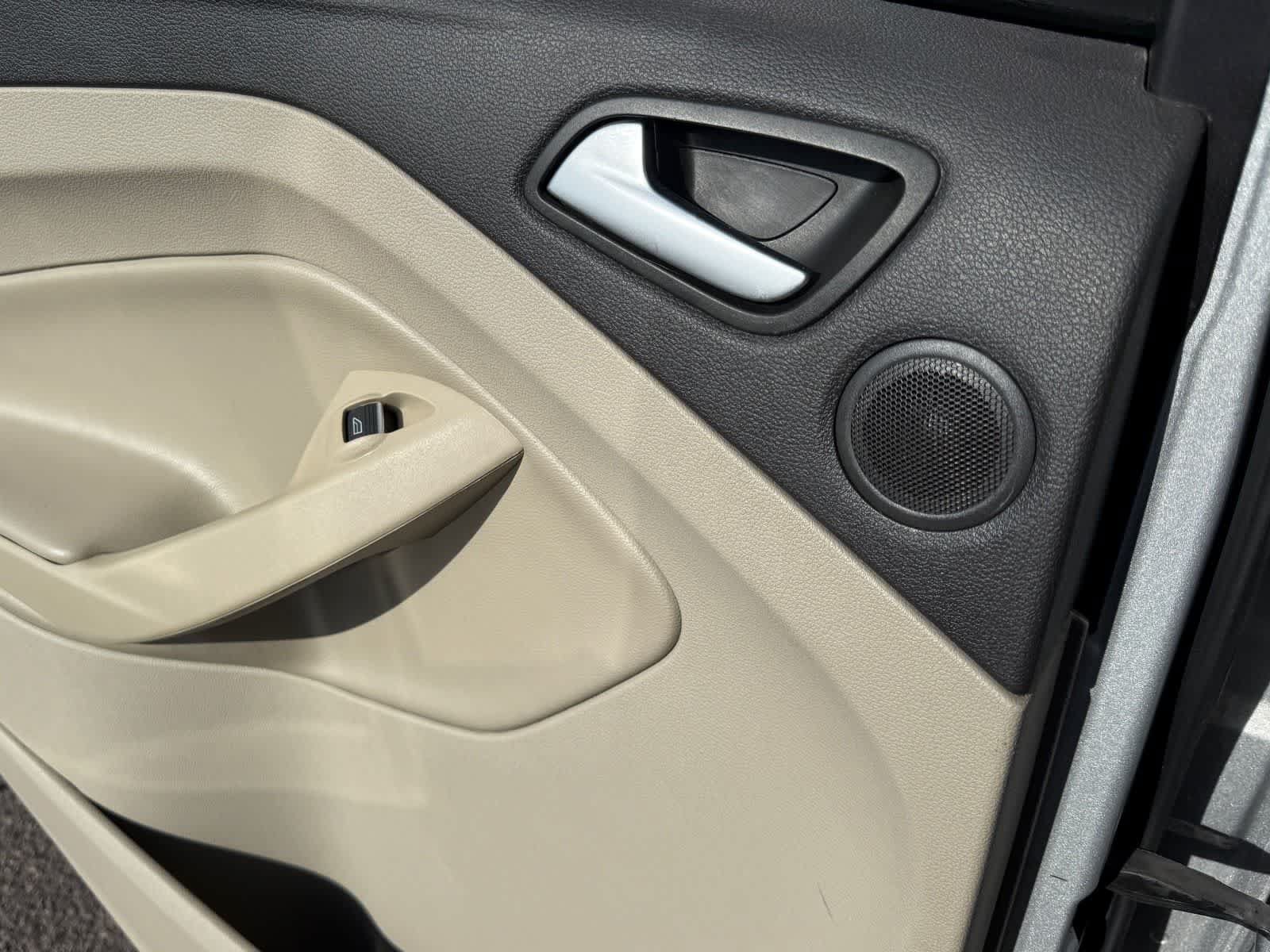 Used 2019 Ford Escape Titanium FWD image 13