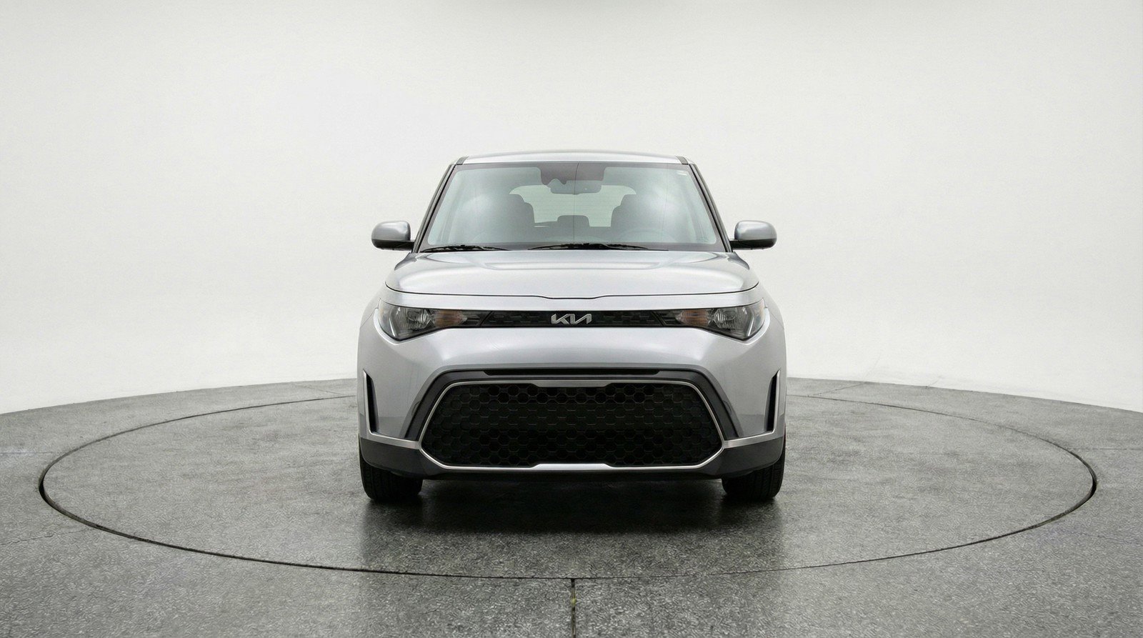 Used 2025 Kia Soul LX w/ LX Technology Package image 2