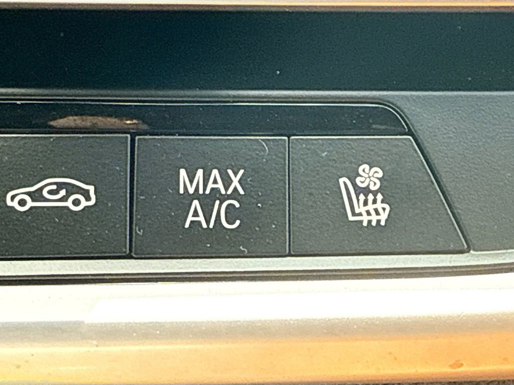 Used 2021 BMW X6 xDrive40i w/ Premium Package 2 image 22