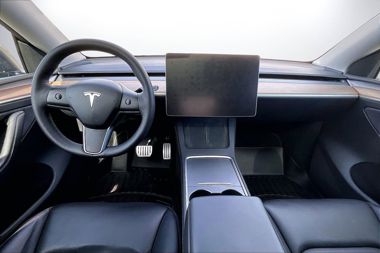 Used 2024 Tesla Model Y Performance image 16