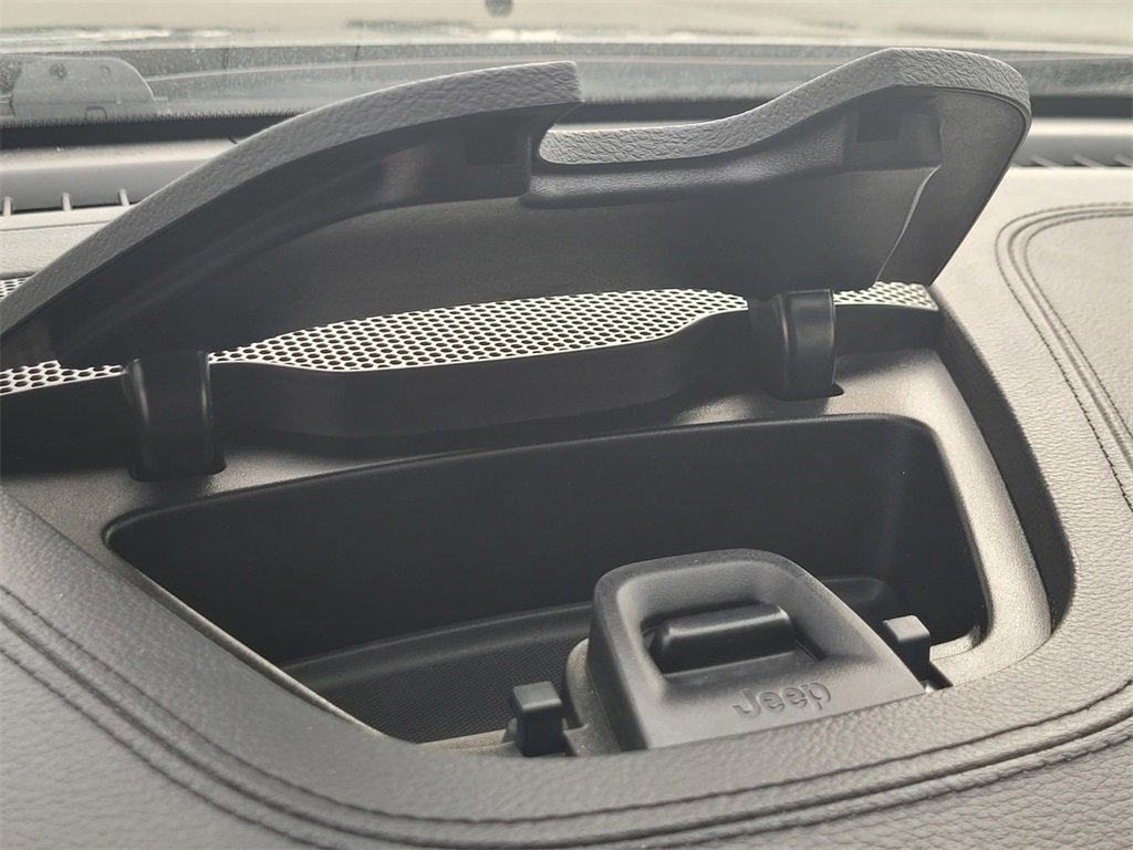Used 2021 Jeep Cherokee High Altitude image 30
