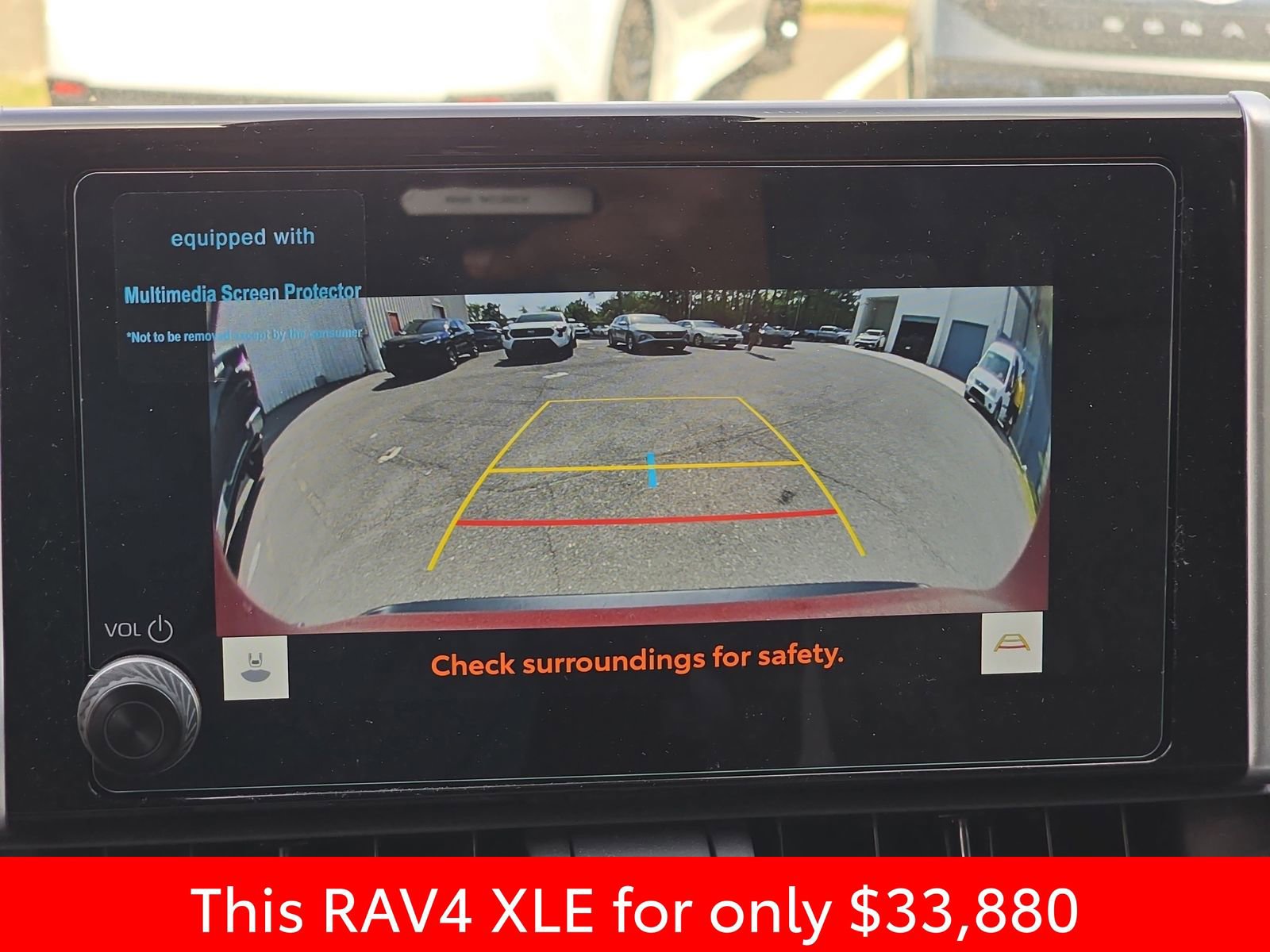Used 2025 Toyota RAV4 XLE FWD image 28