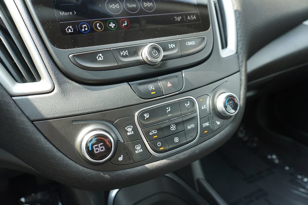 Used 2022 Chevrolet Malibu LT FWD image 17