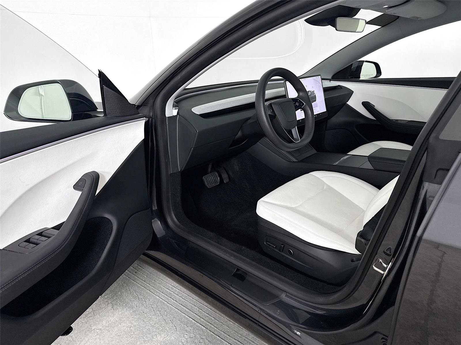 Used 2024 Tesla Model 3 Long Range RWD image 3