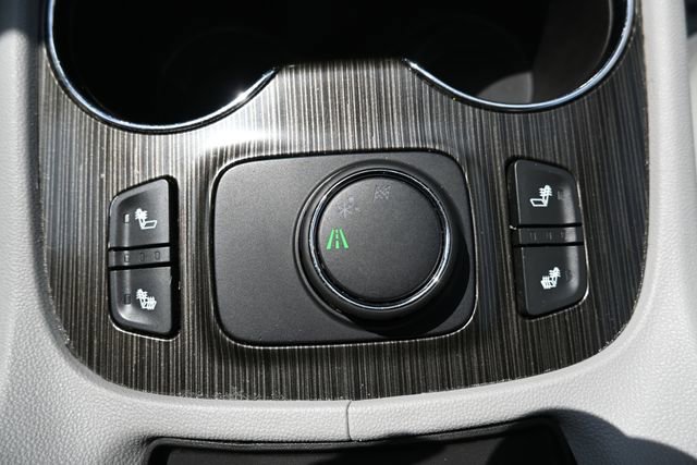 Used 2020 GMC Acadia SLT FWD image 33