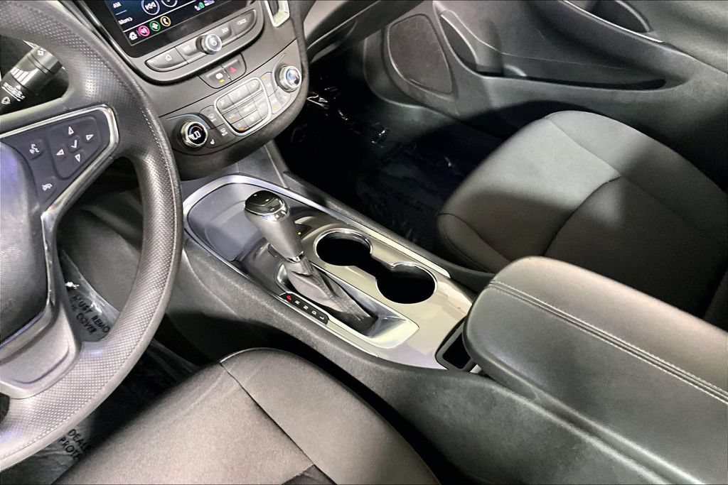 Used 2020 Chevrolet Malibu LT FWD image 16