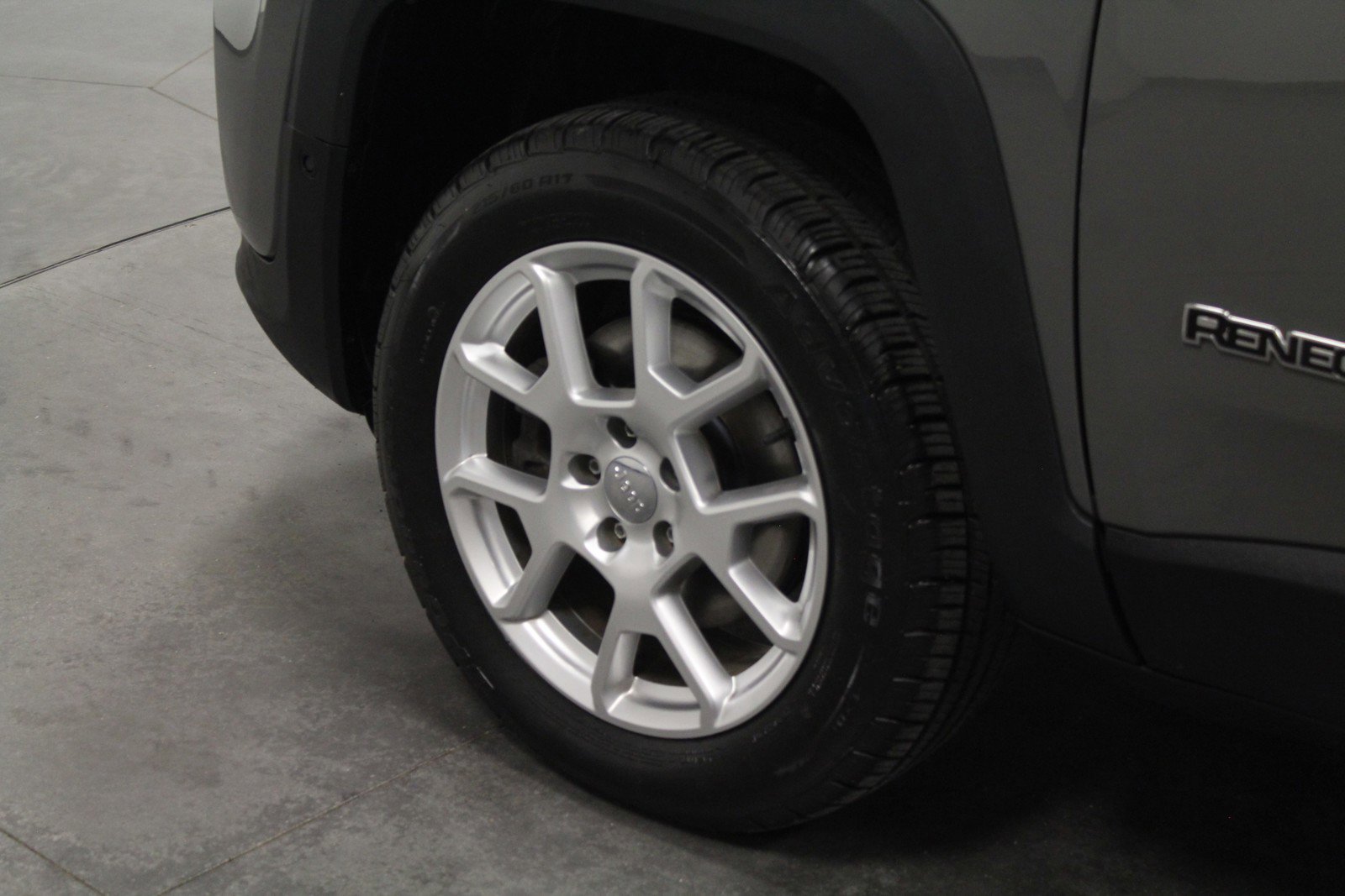 Used 2021 Jeep Renegade Latitude w/ Luxury Group I image 10