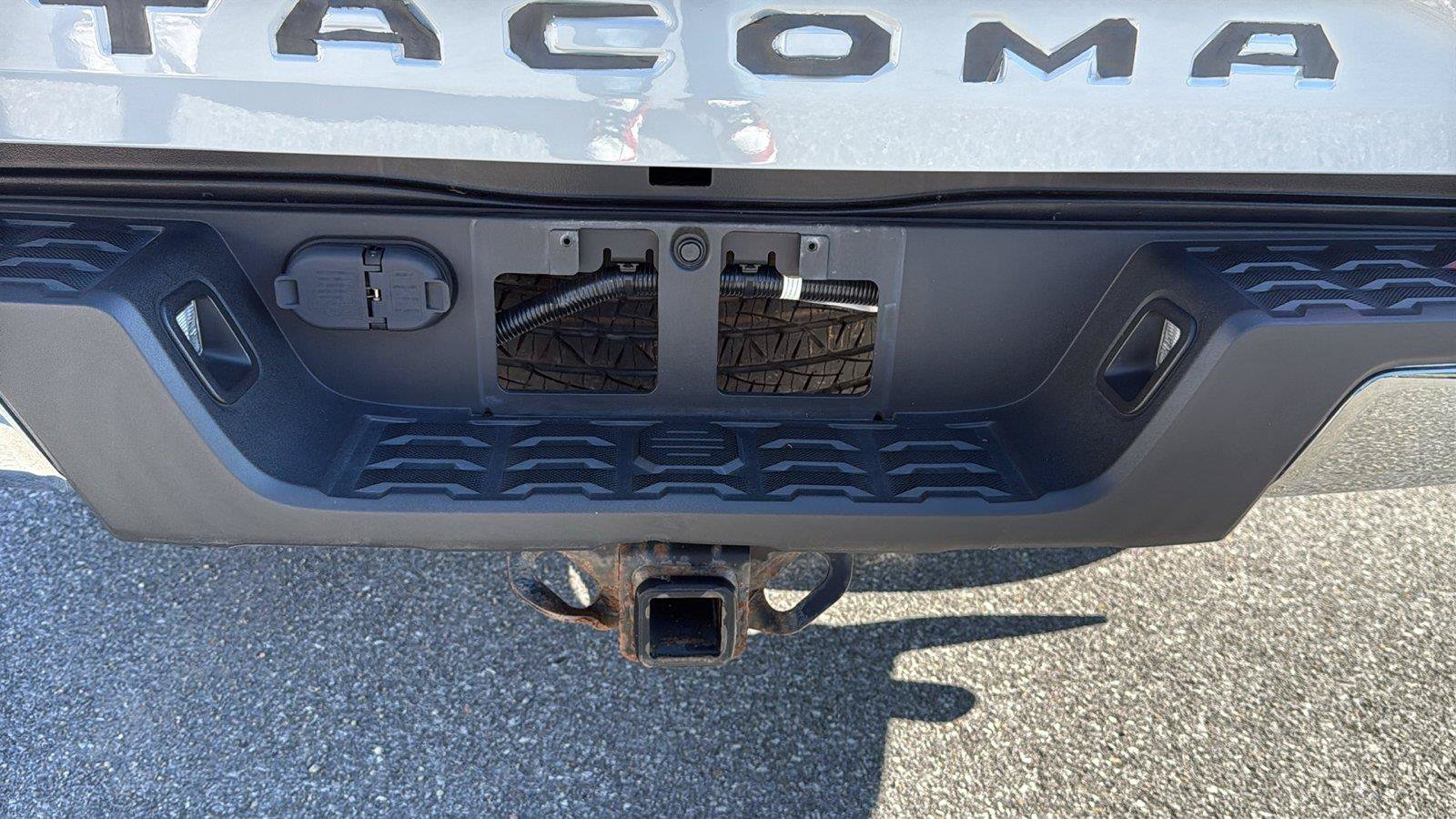 Used 2019 Toyota Tacoma SR5 AWD/4WD image 23