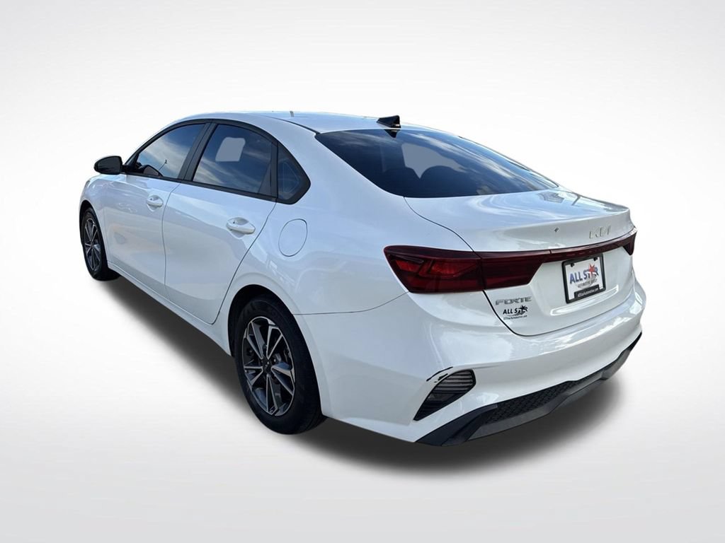 Used 2022 Kia Forte LXS FWD image 9