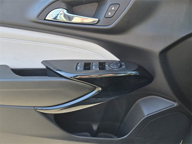 Used 2025 Chevrolet Trax LT image 27