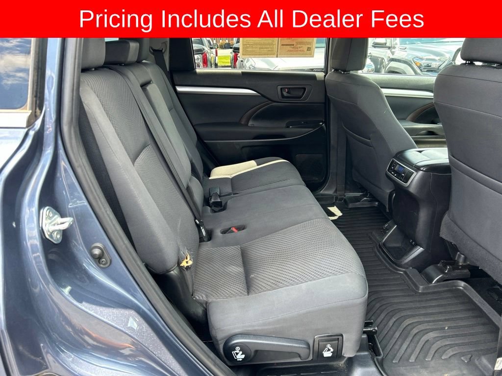 Used 2019 Toyota Highlander LE FWD image 19
