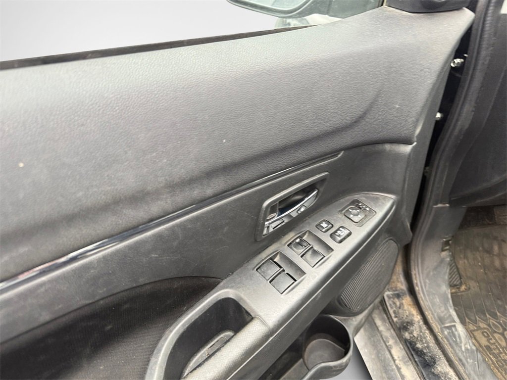 Used 2020 Mitsubishi Outlander Sport AWD image 14