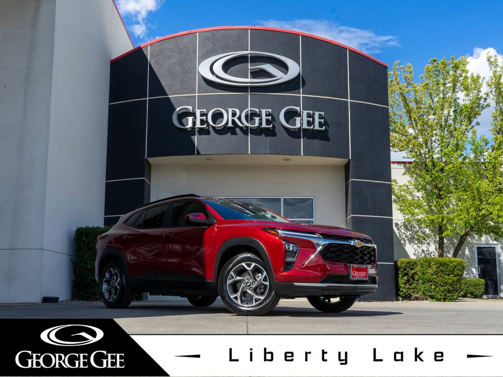 Used 2025 Chevrolet Trax LT