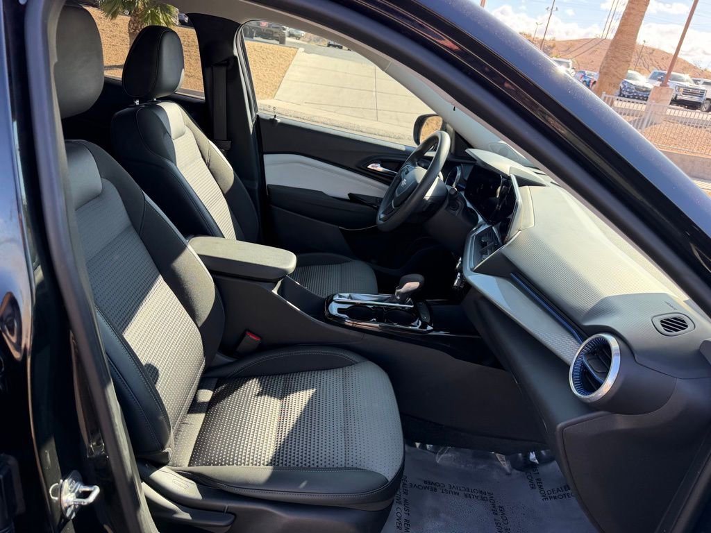 Used 2024 Chevrolet Trax LT image 13