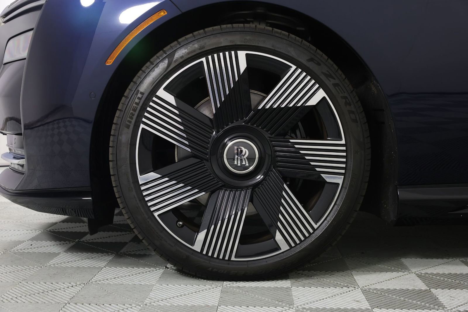 Used 2024 Rolls-Royce Spectre w/ Spectre Launch Package image 32