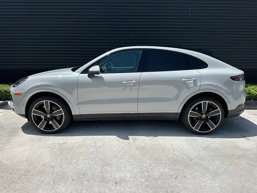 Certified 2023 Porsche Cayenne Platinum Edition AWD/4WD image 2