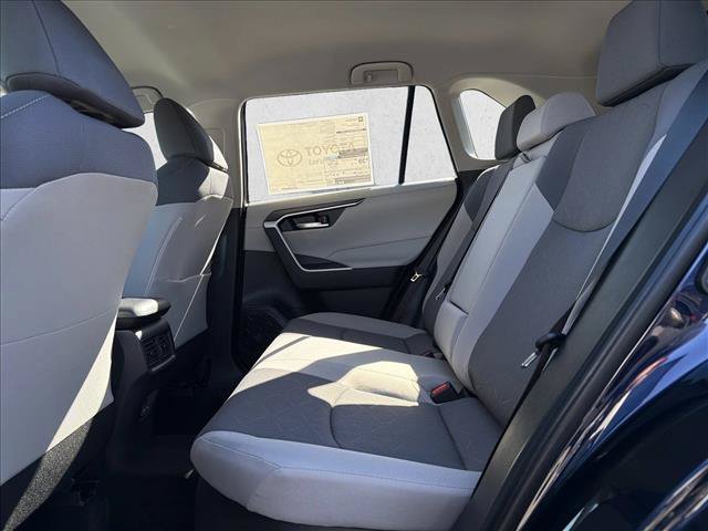Used 2025 Toyota RAV4 XLE AWD/4WD image 19
